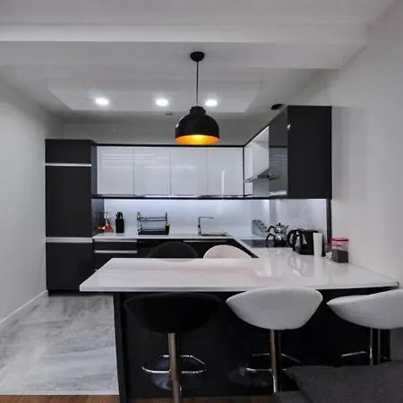 Sleeps 4 Luxury With Lake View Inside Facility - Awz 300,1